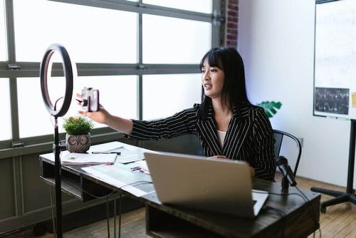 Teleprompter The 6 Best Teleprompter Apps For Recording Videos